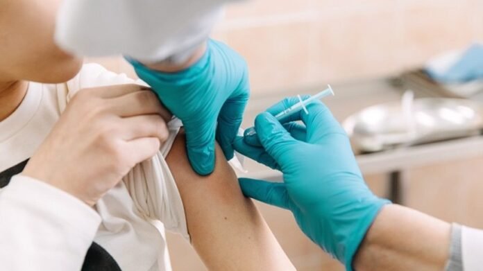 vacinacao-contra-gripe-e-ampliada-para-trabalhadores-da-saude-e-mais-e25434a8-ebff-45f2-9f64-a3b56d580ead